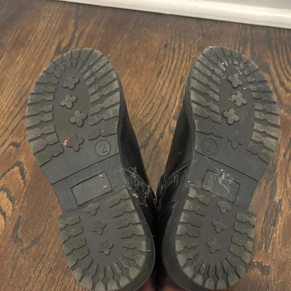Cat & Jack Girl’s Black Boots Size 2